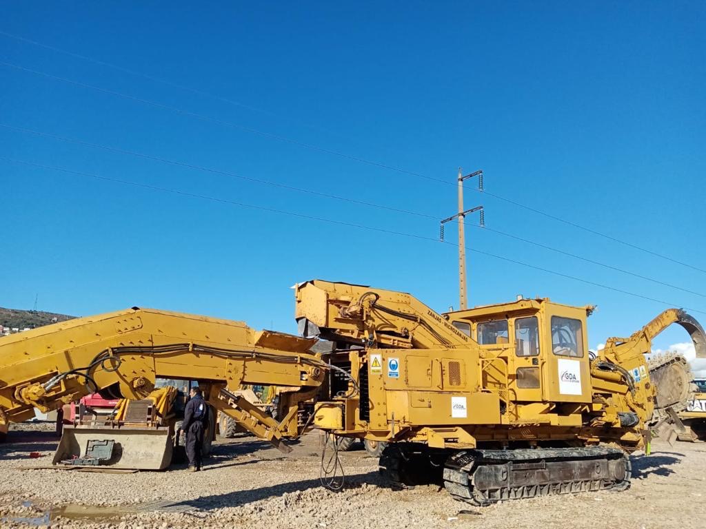 Personnel technique avec engins