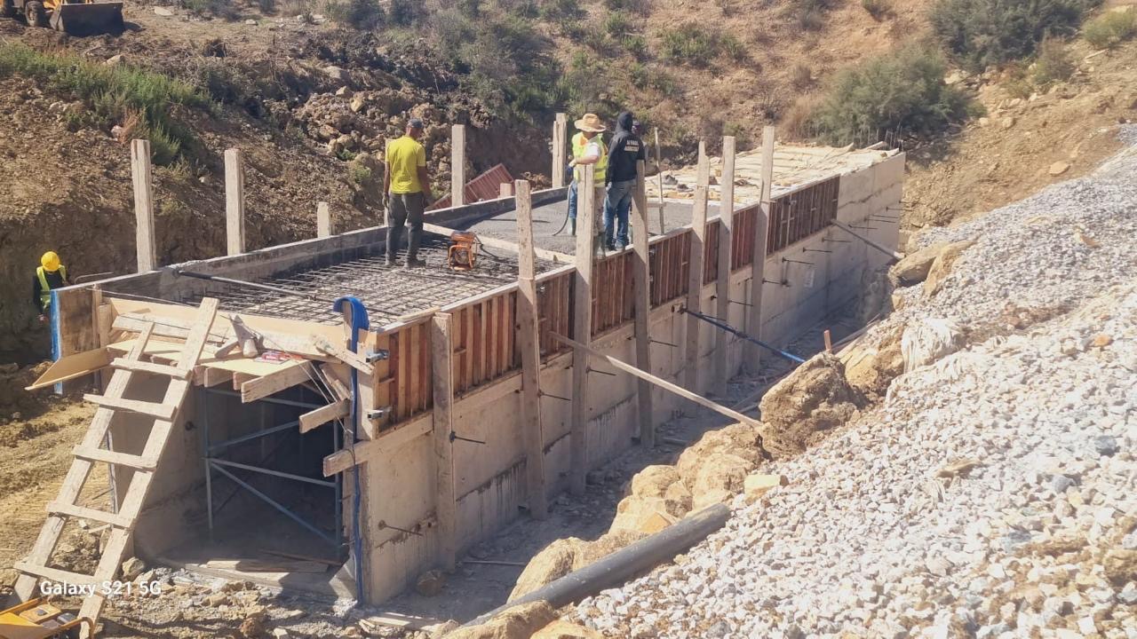 Installation d'éclairage provisoire sur chantier